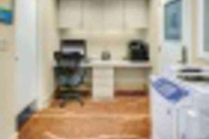 Business Center 87 of 360