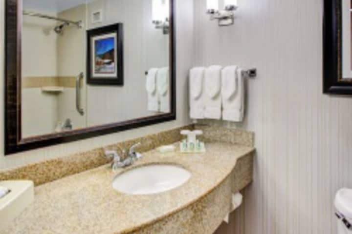 Room 211 of 360
