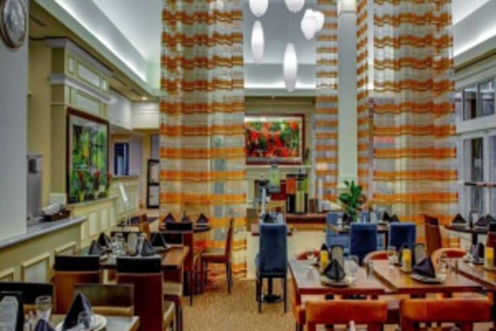 Dining 153 of 360