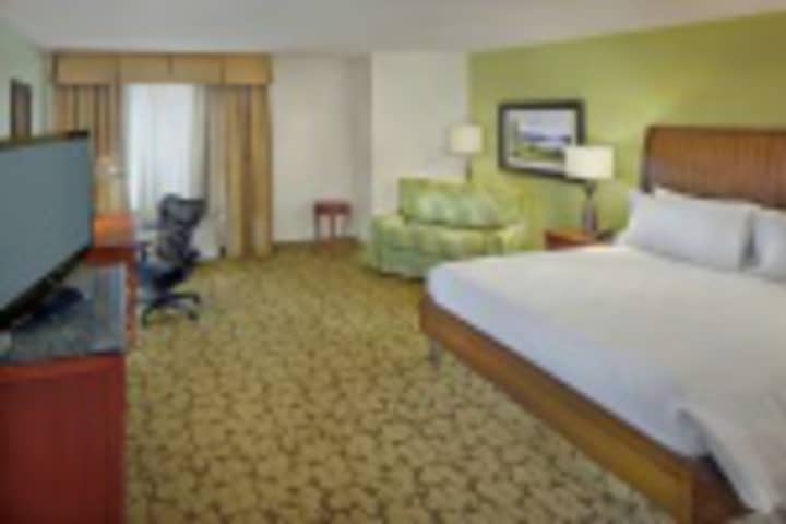 Room 221 of 360