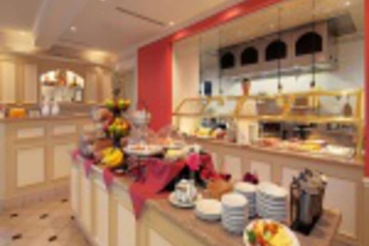 Dining 145 of 360