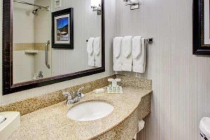 Room 213 of 360