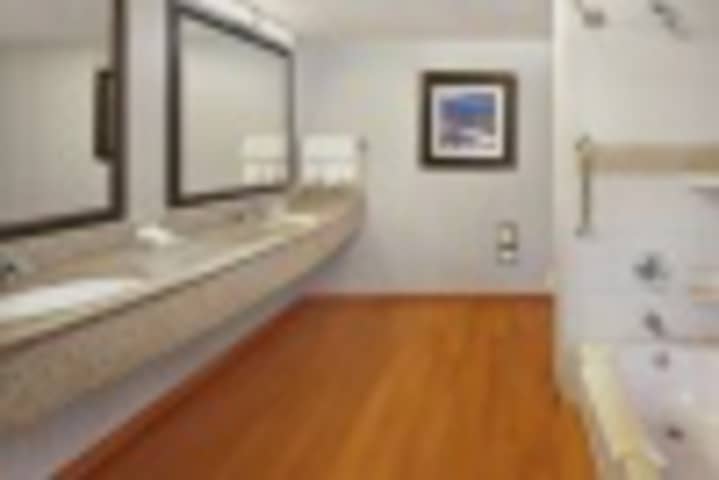 Room 303 of 360